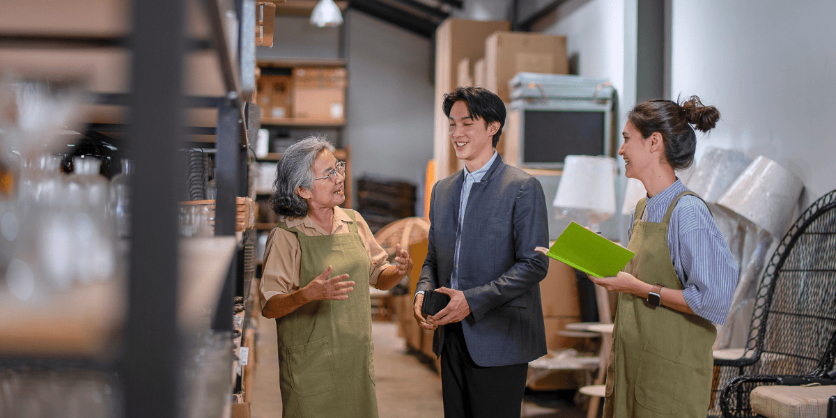 Business debit card or multi-currency account: what is the difference?